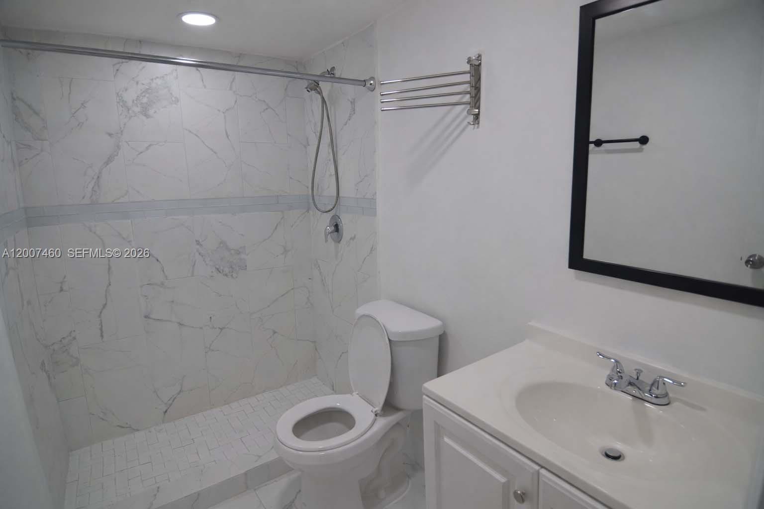 INTERNATIONAL CONDO - Residential