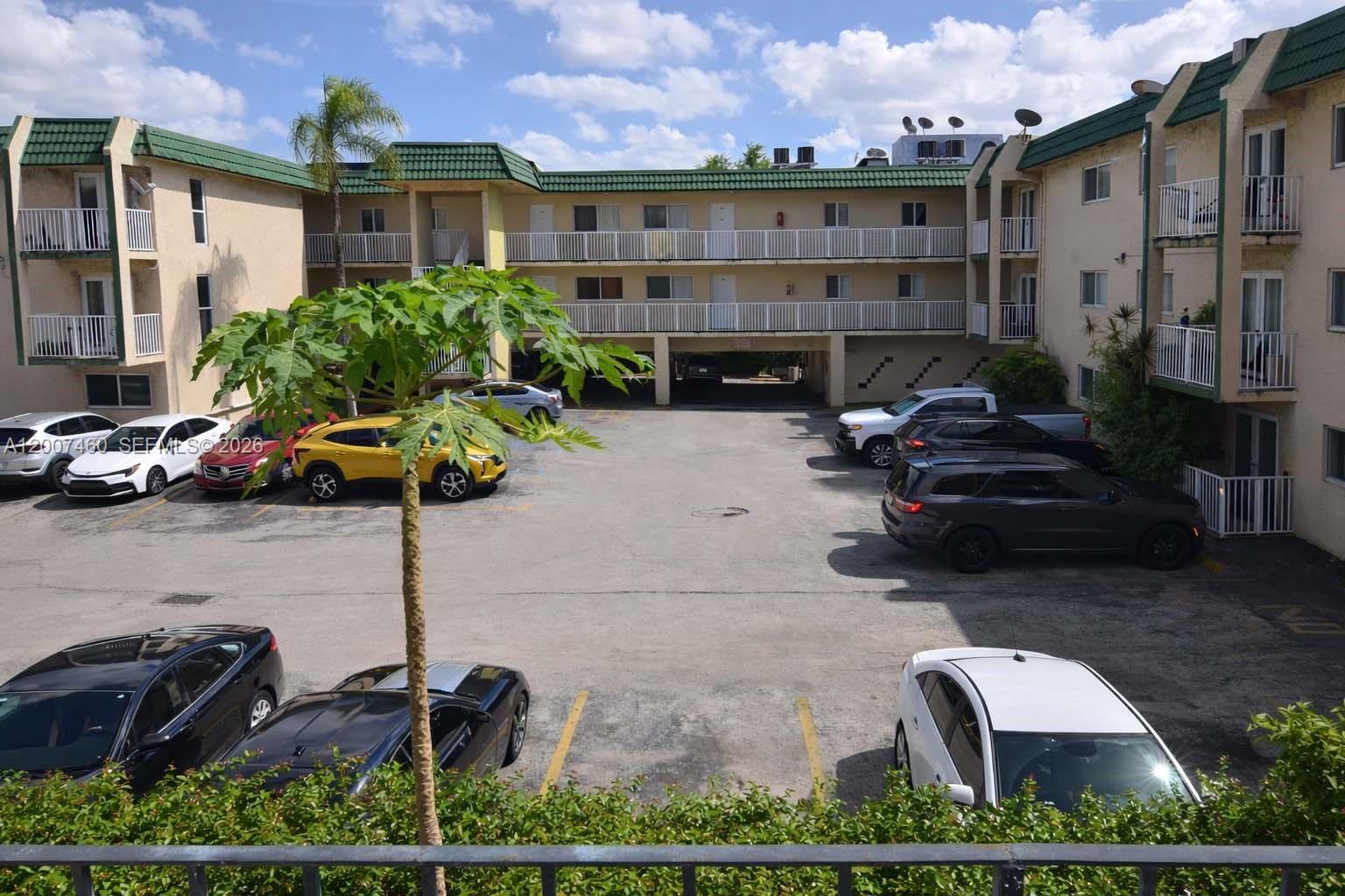 INTERNATIONAL CONDO - Residential