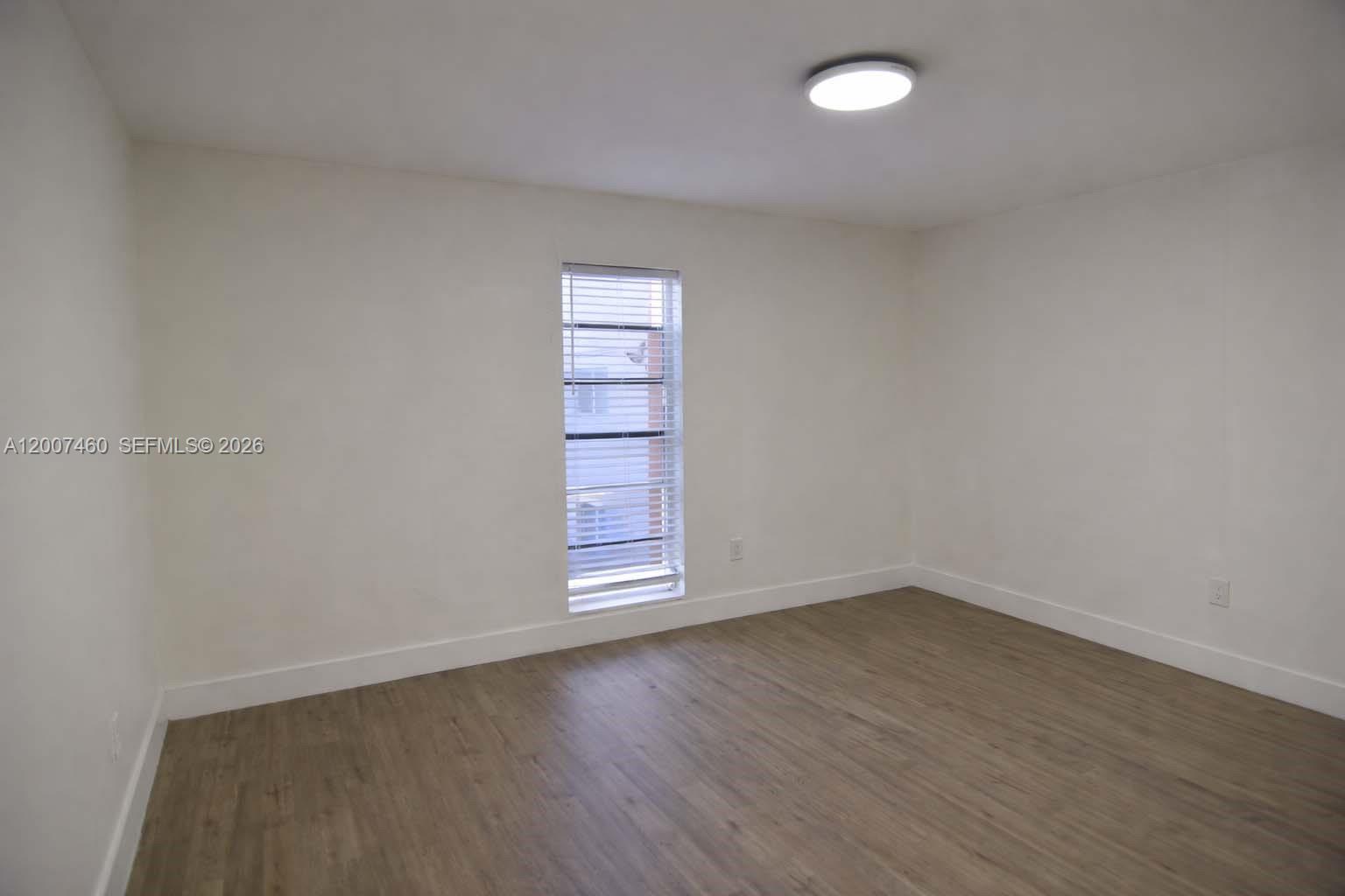 INTERNATIONAL CONDO - Residential