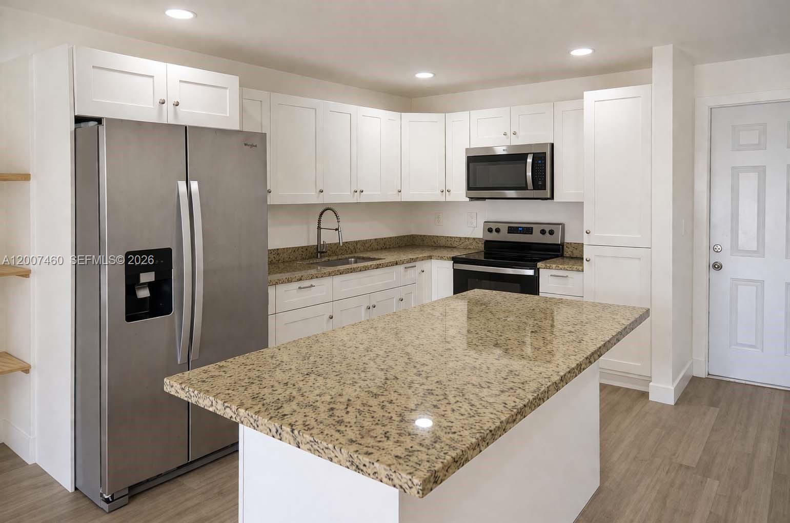 INTERNATIONAL CONDO - Residential