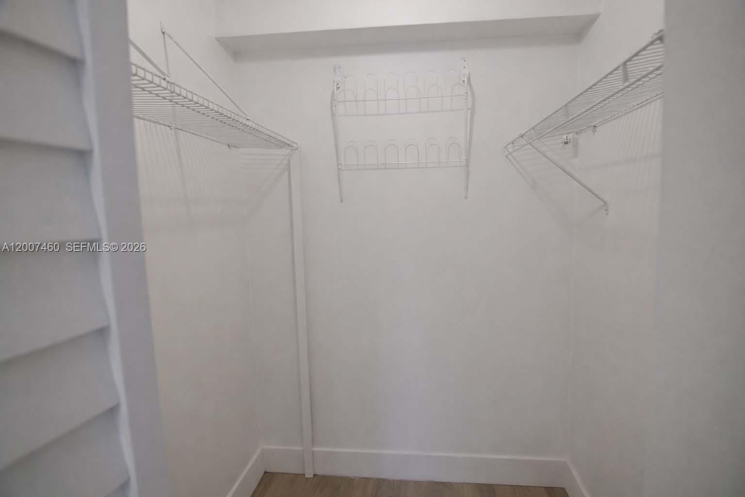 INTERNATIONAL CONDO - Residential