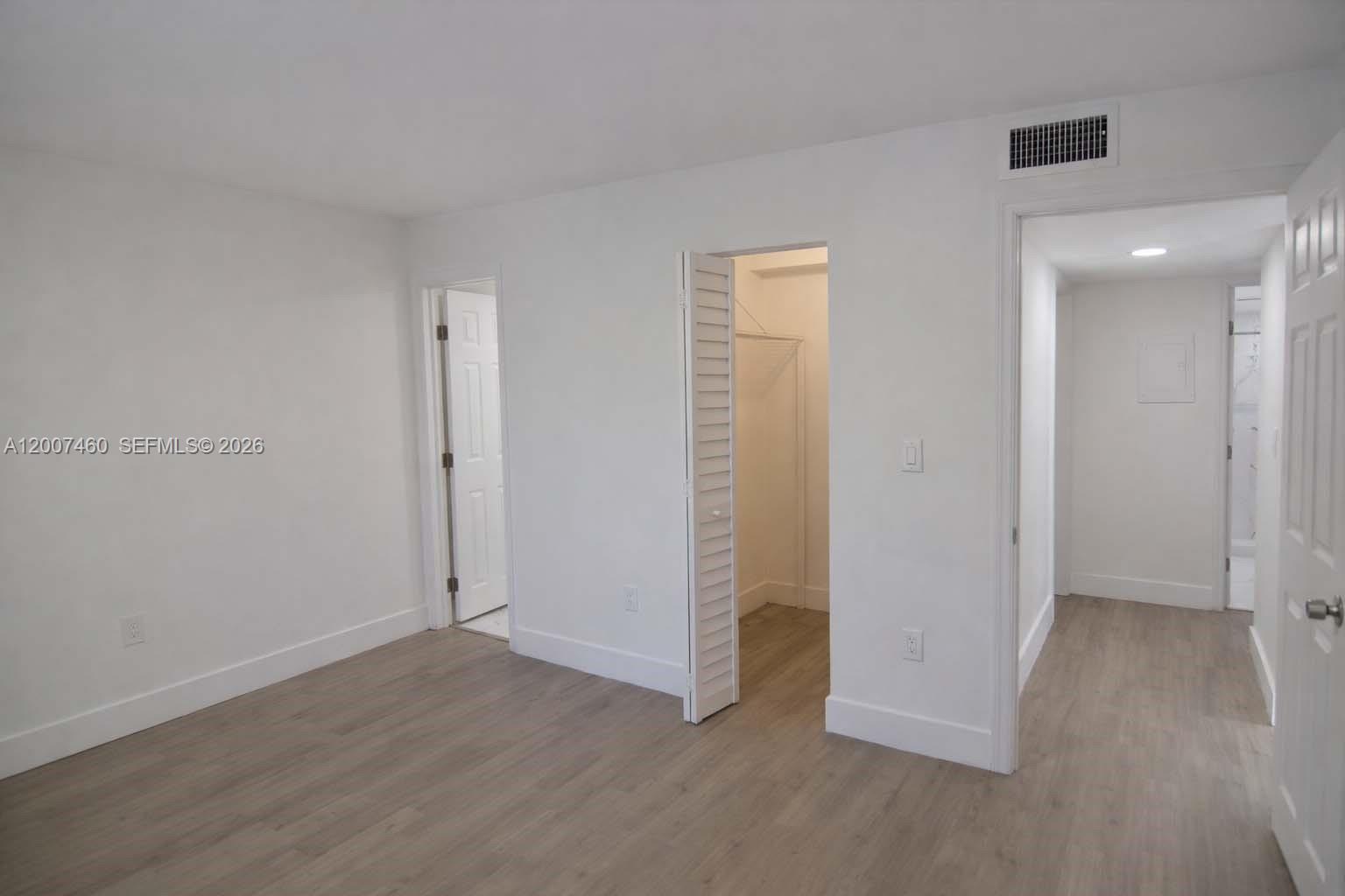 INTERNATIONAL CONDO - Residential