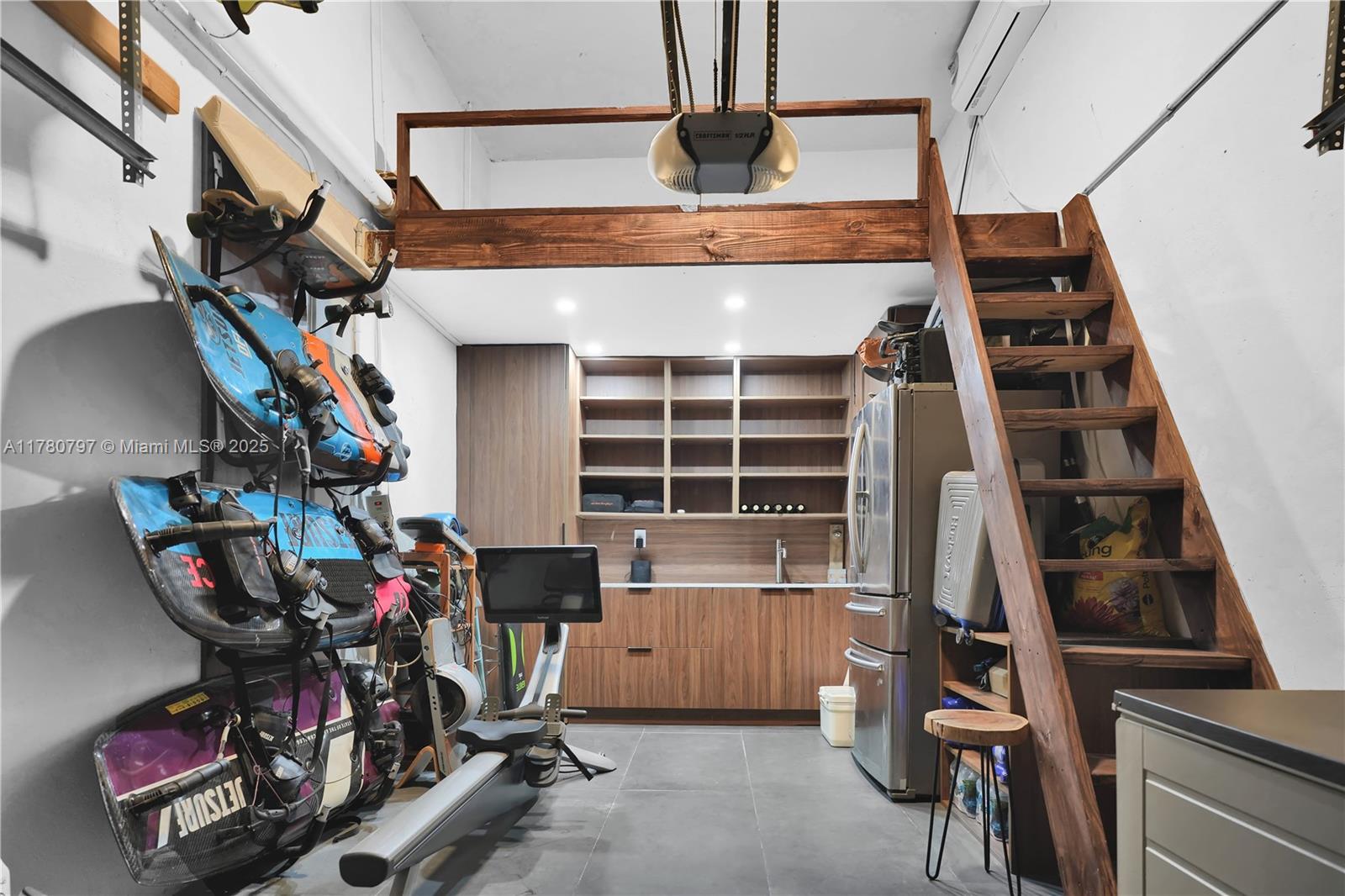 POINCIANA IS YT & RCQ CLU - Residential