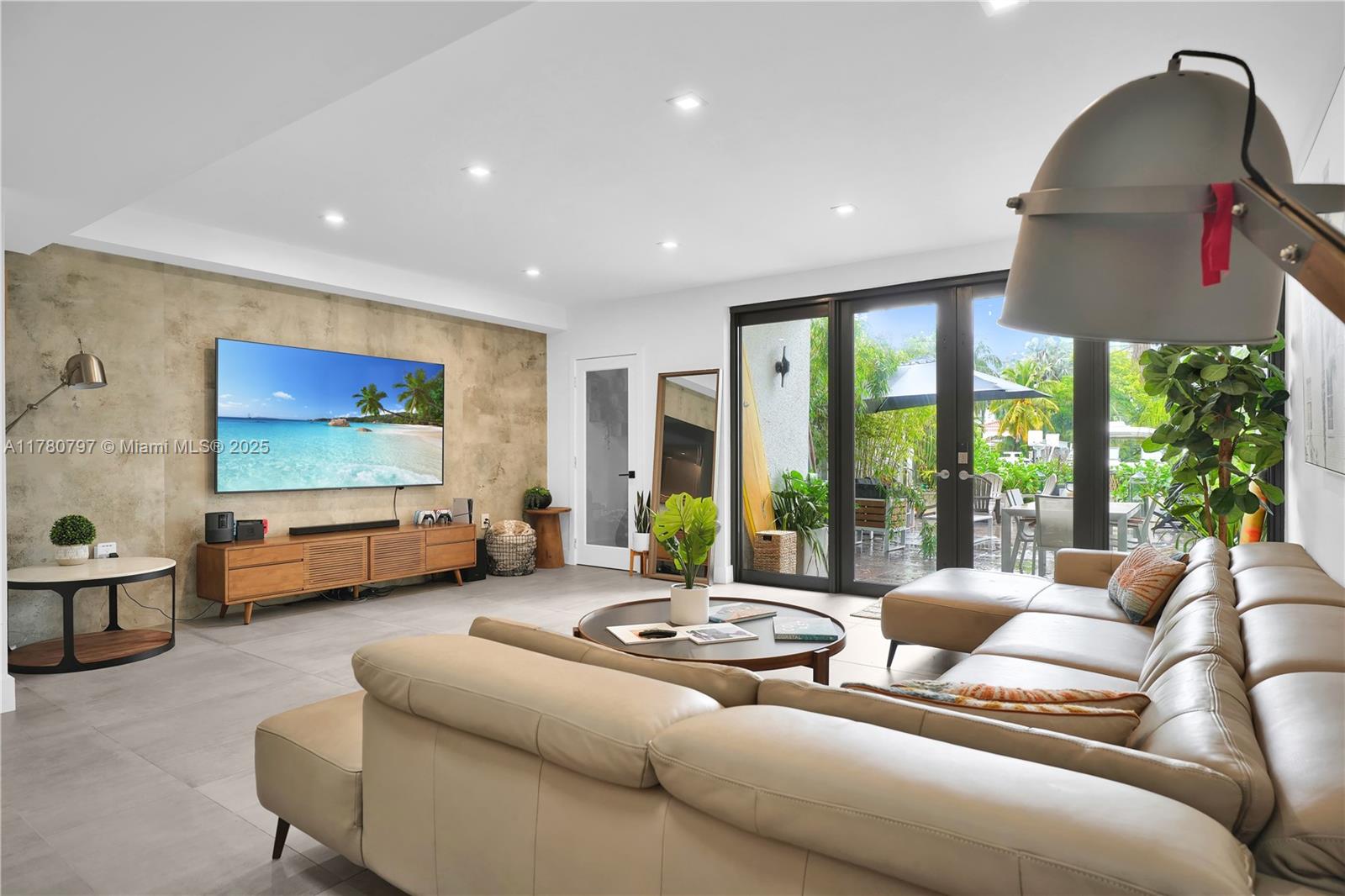 POINCIANA IS YT & RCQ CLU - Residential