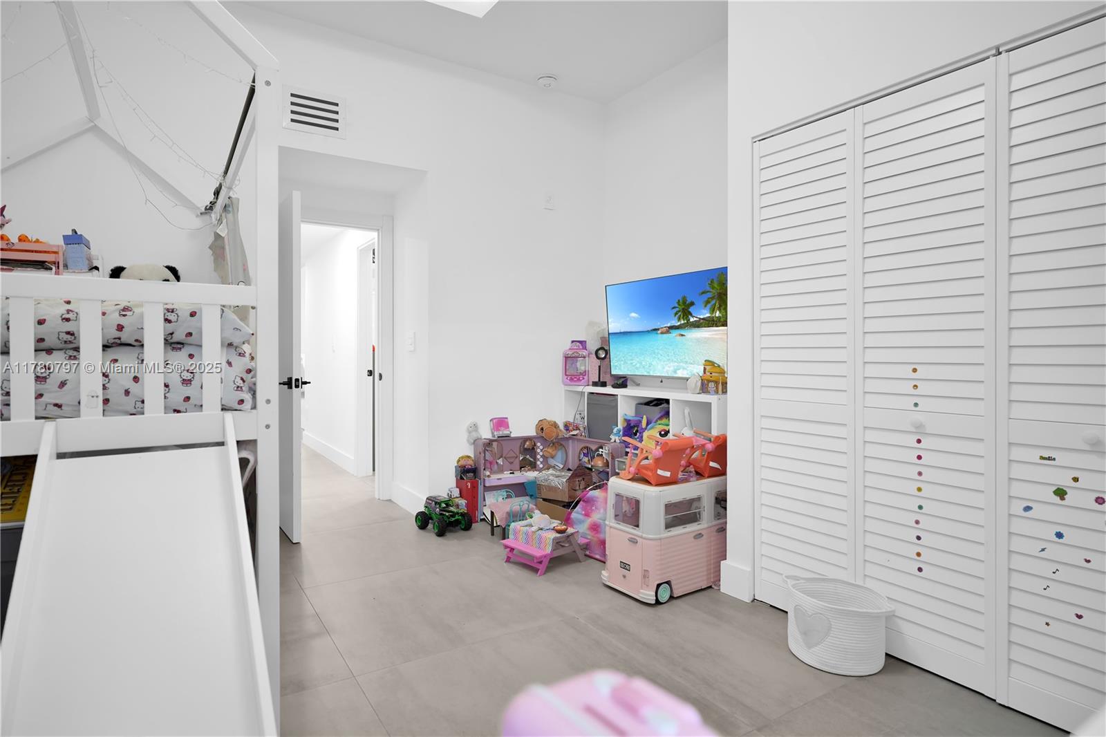 POINCIANA IS YT & RCQ CLU - Residential