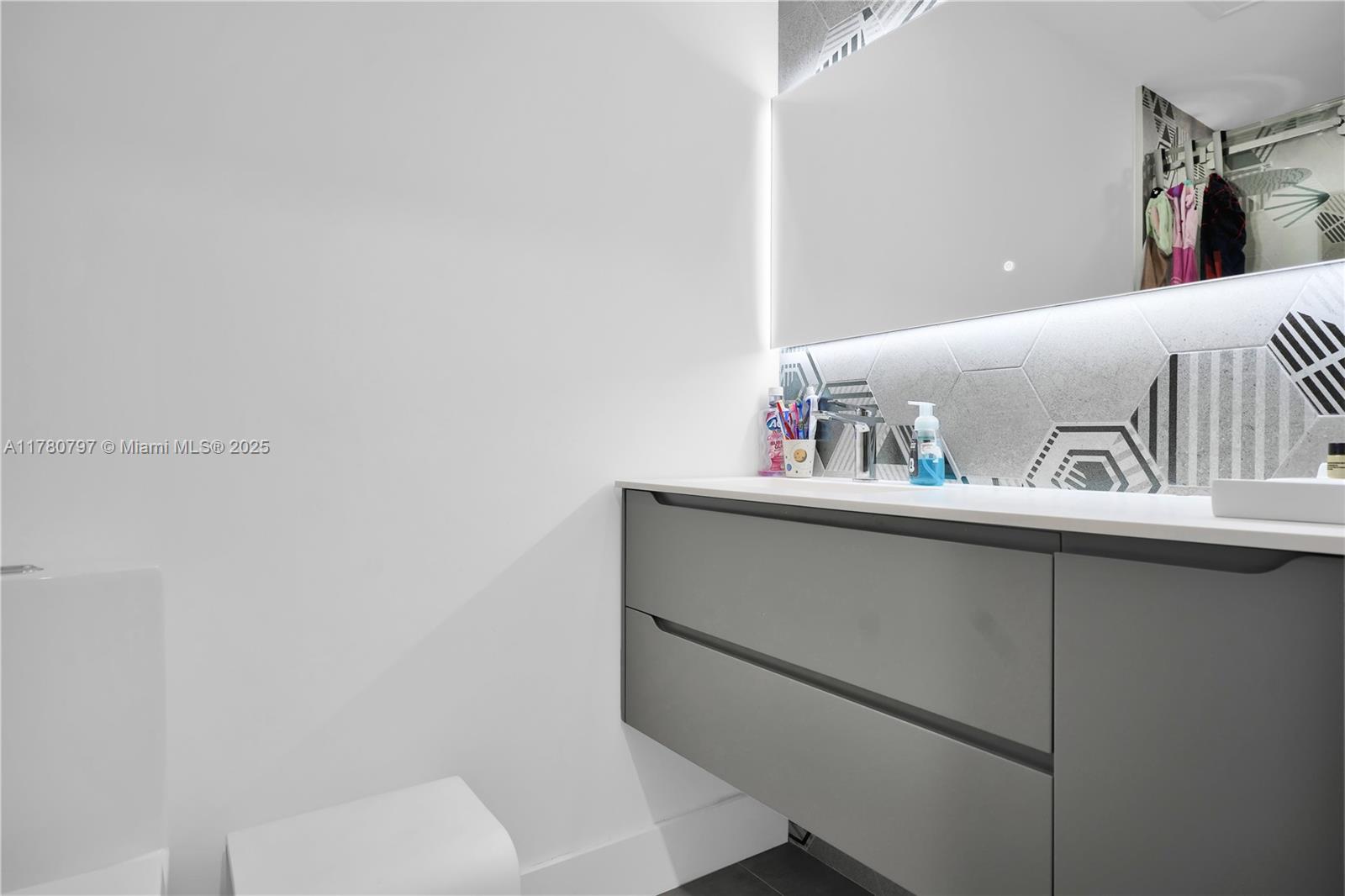 POINCIANA IS YT & RCQ CLU - Residential