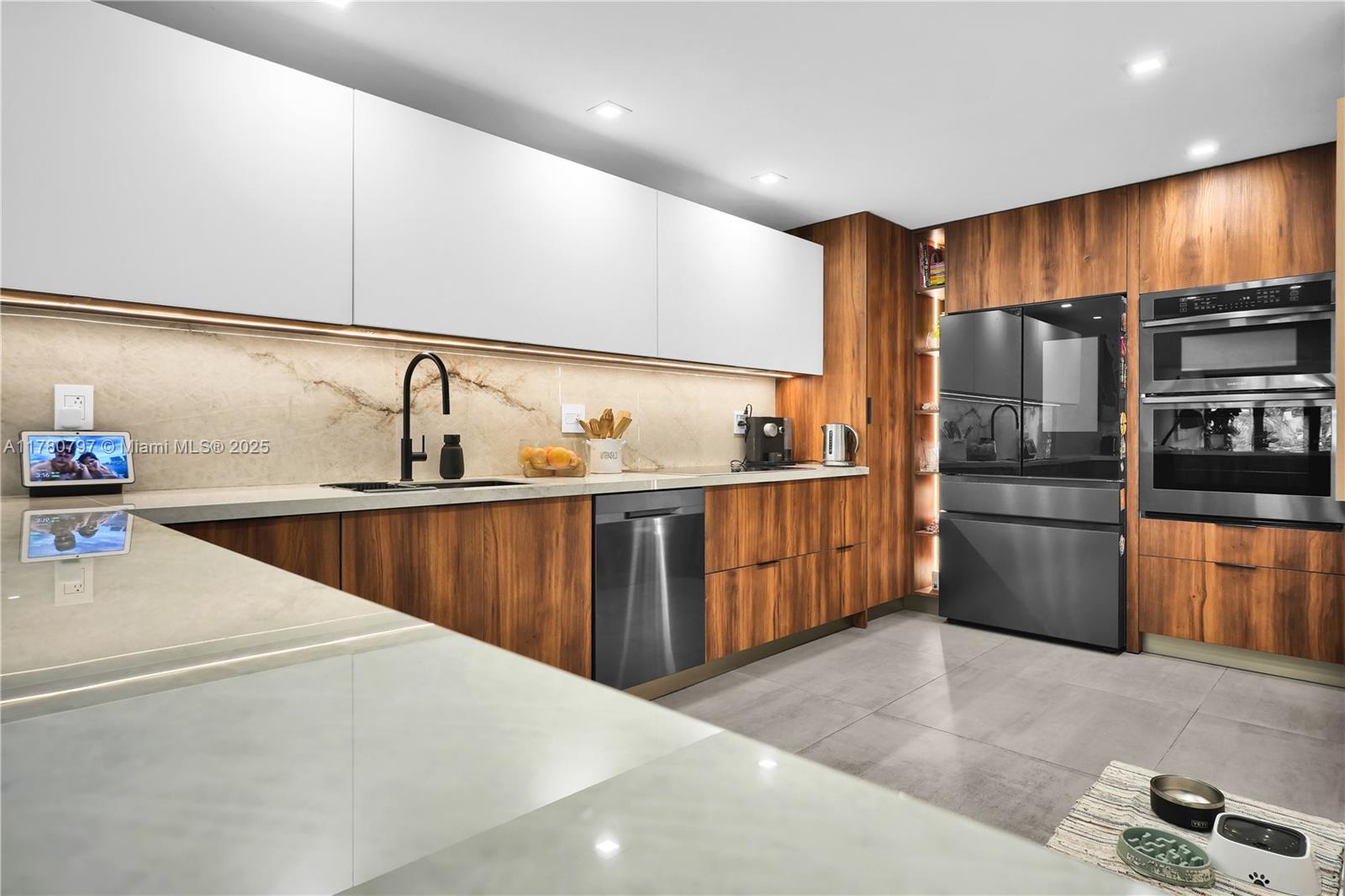 POINCIANA IS YT & RCQ CLU - Residential