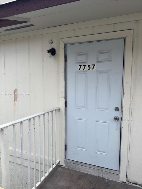 7753 Tam Oshanter Blvd 7757 North Lauderdale FL 33068