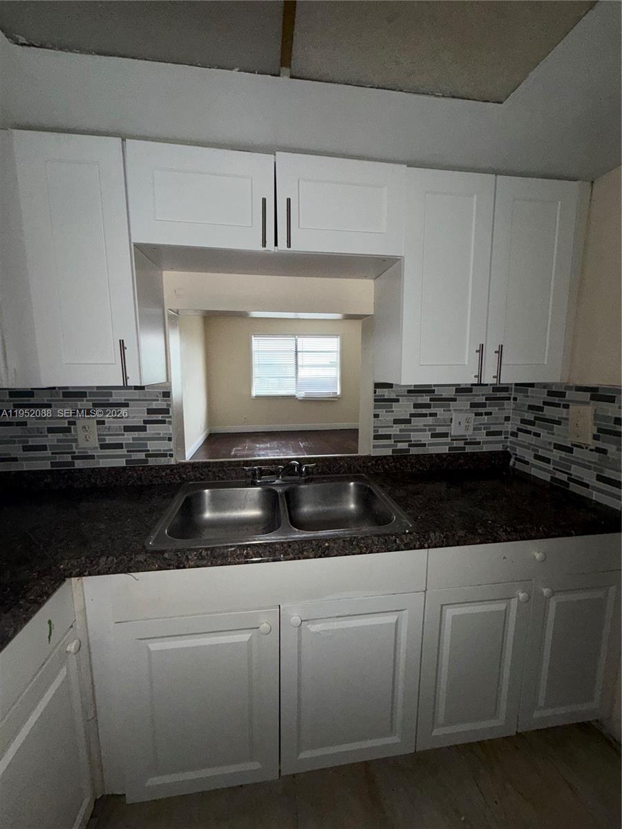 7753 Tam Oshanter Blvd 7757