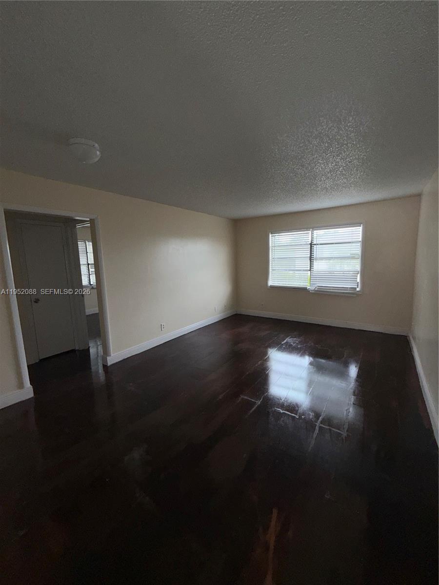 7753 Tam Oshanter Blvd 7757