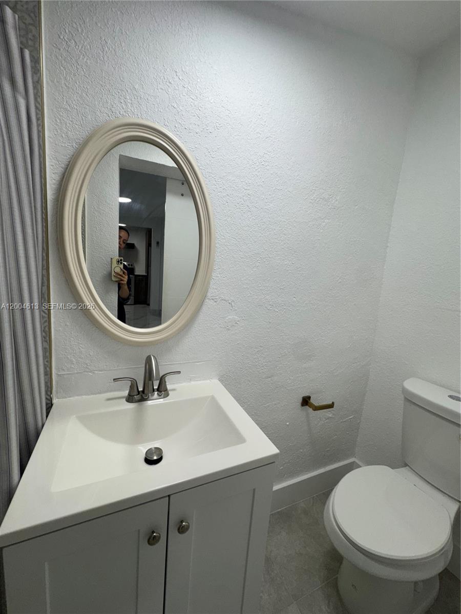 DE CARLO SUB - Residential Lease