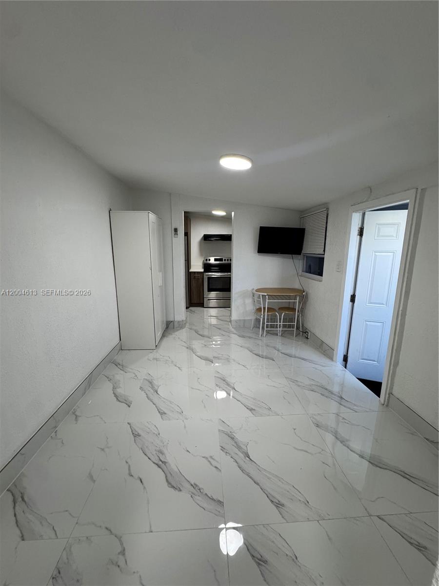 DE CARLO SUB - Residential Lease