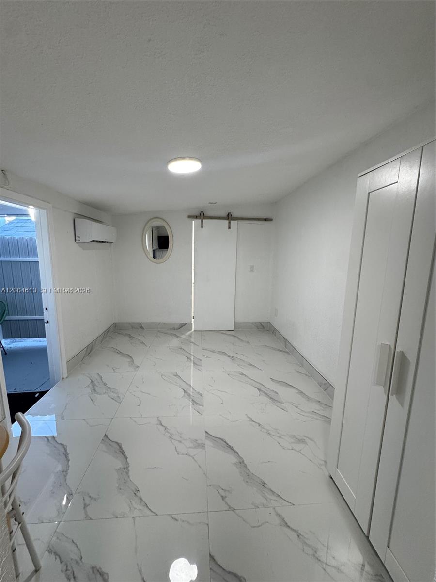 DE CARLO SUB - Residential Lease