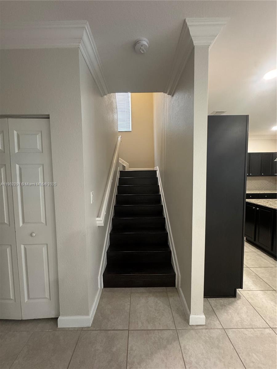 KENDALL COMMONS RESIDENTI - Residential Lease