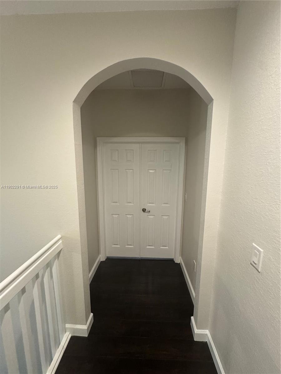 KENDALL COMMONS RESIDENTI - Residential Lease