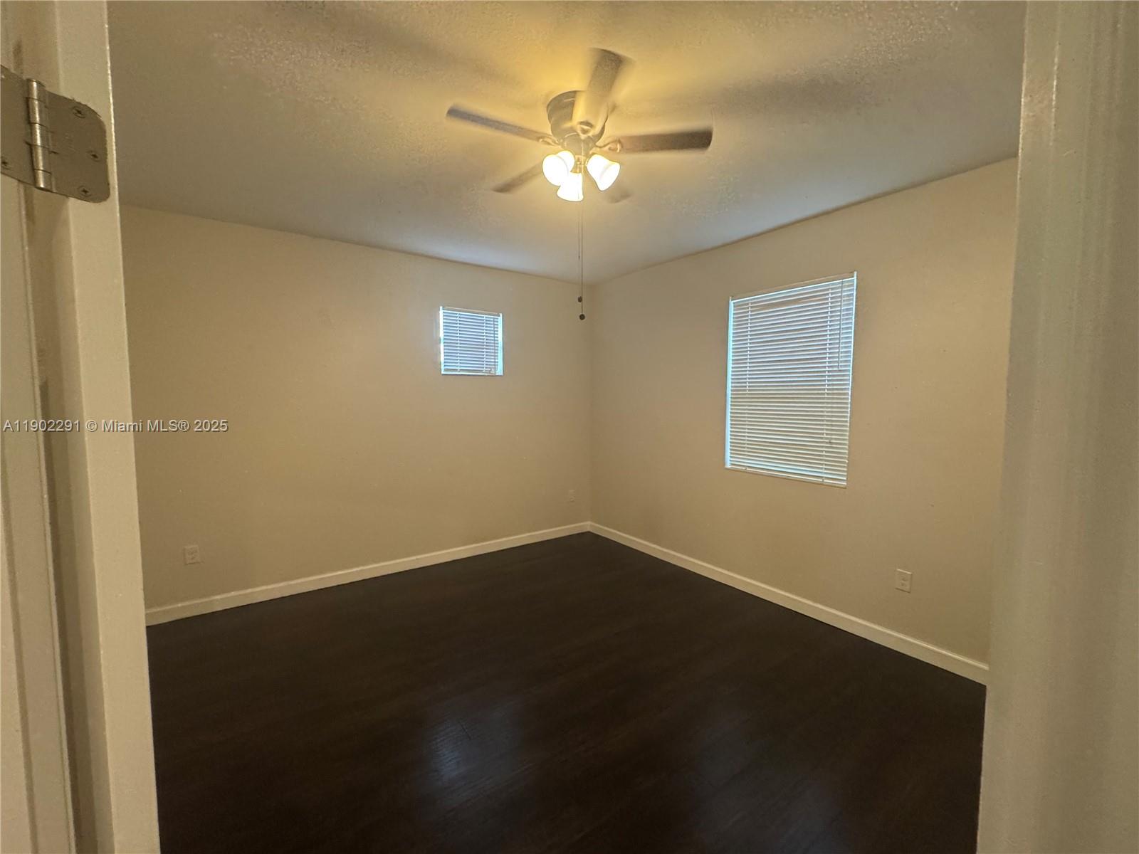 KENDALL COMMONS RESIDENTI - Residential Lease