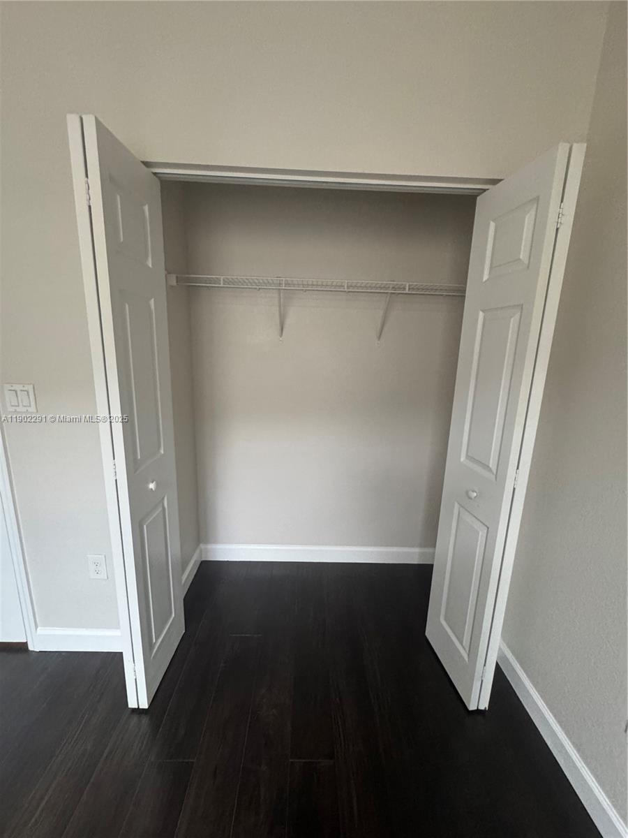 KENDALL COMMONS RESIDENTI - Residential Lease