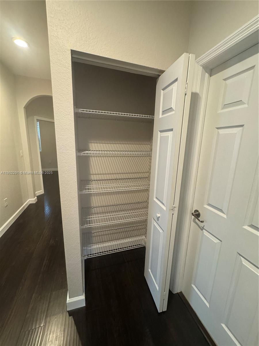 KENDALL COMMONS RESIDENTI - Residential Lease