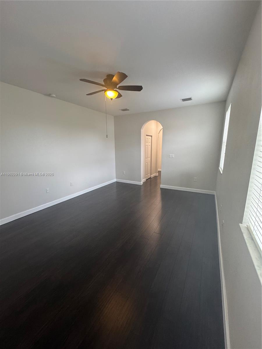 KENDALL COMMONS RESIDENTI - Residential Lease