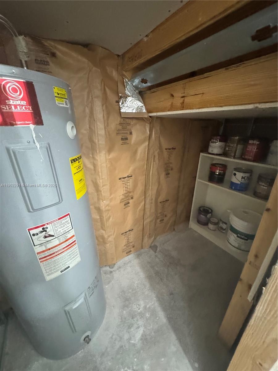 KENDALL COMMONS RESIDENTI - Residential Lease