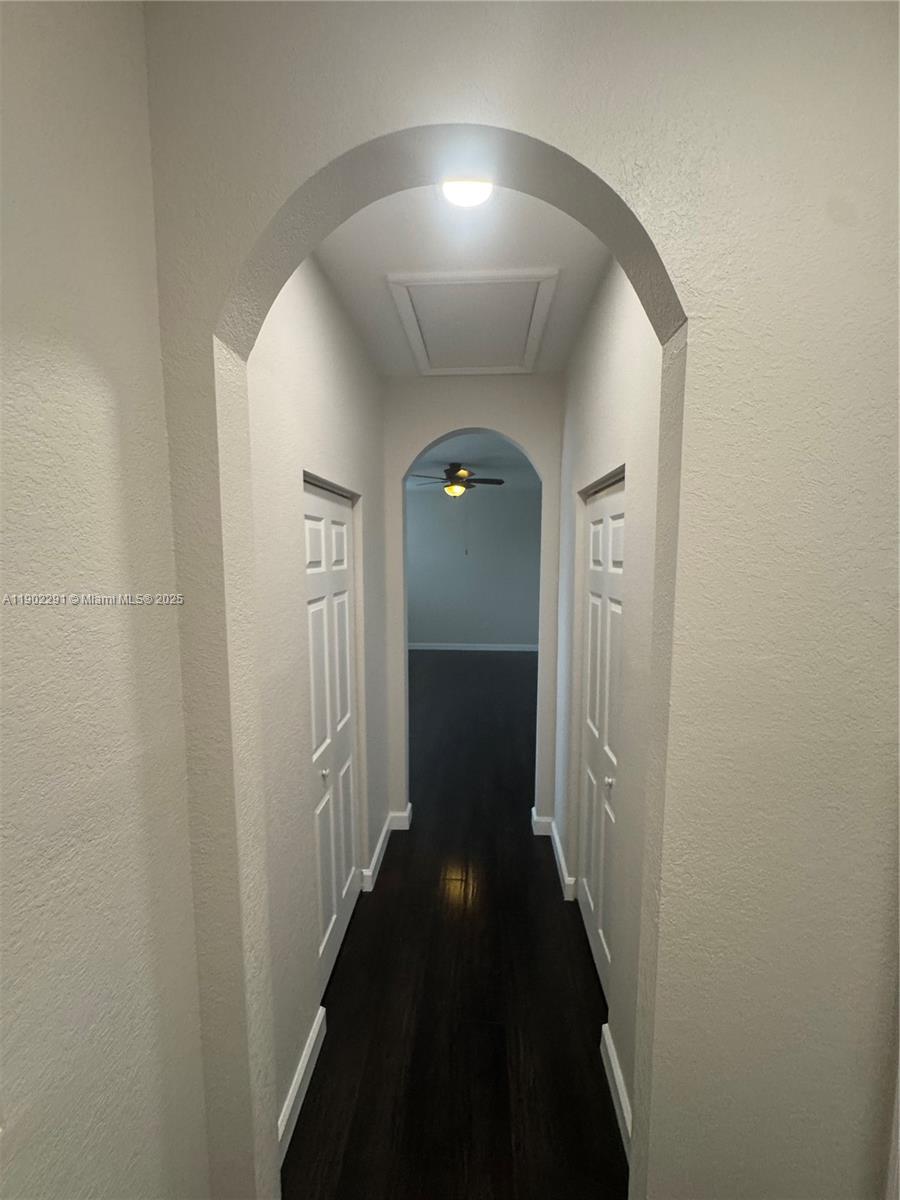 KENDALL COMMONS RESIDENTI - Residential Lease