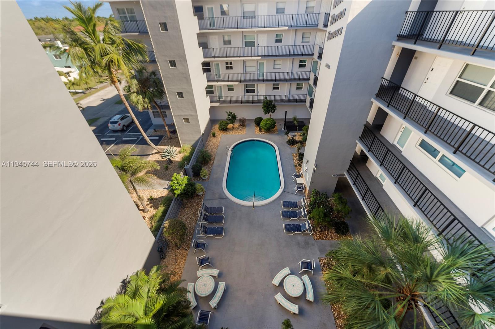 WINTER HAVEN TOWERS CONDO - Residential