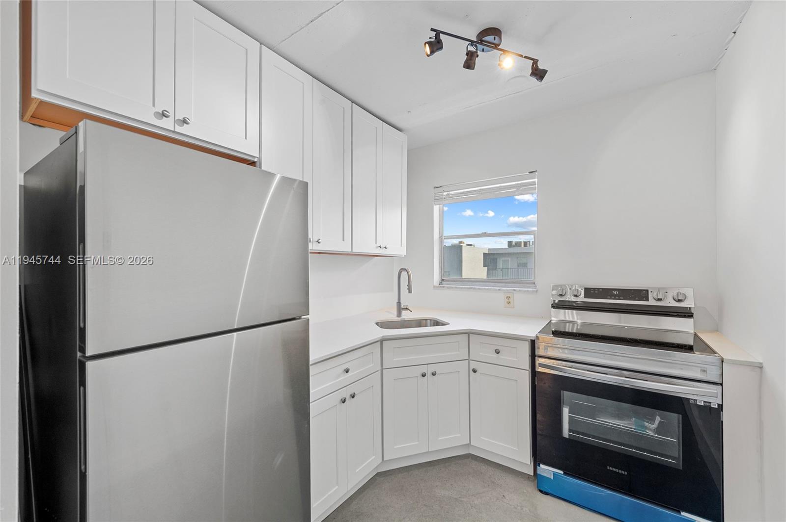 WINTER HAVEN TOWERS CONDO - Residential