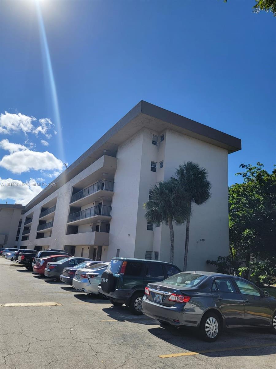 870 Nw 87th Ave 310, Miami, Broward County, Florida - 2 Bedrooms  
2 Bathrooms - 