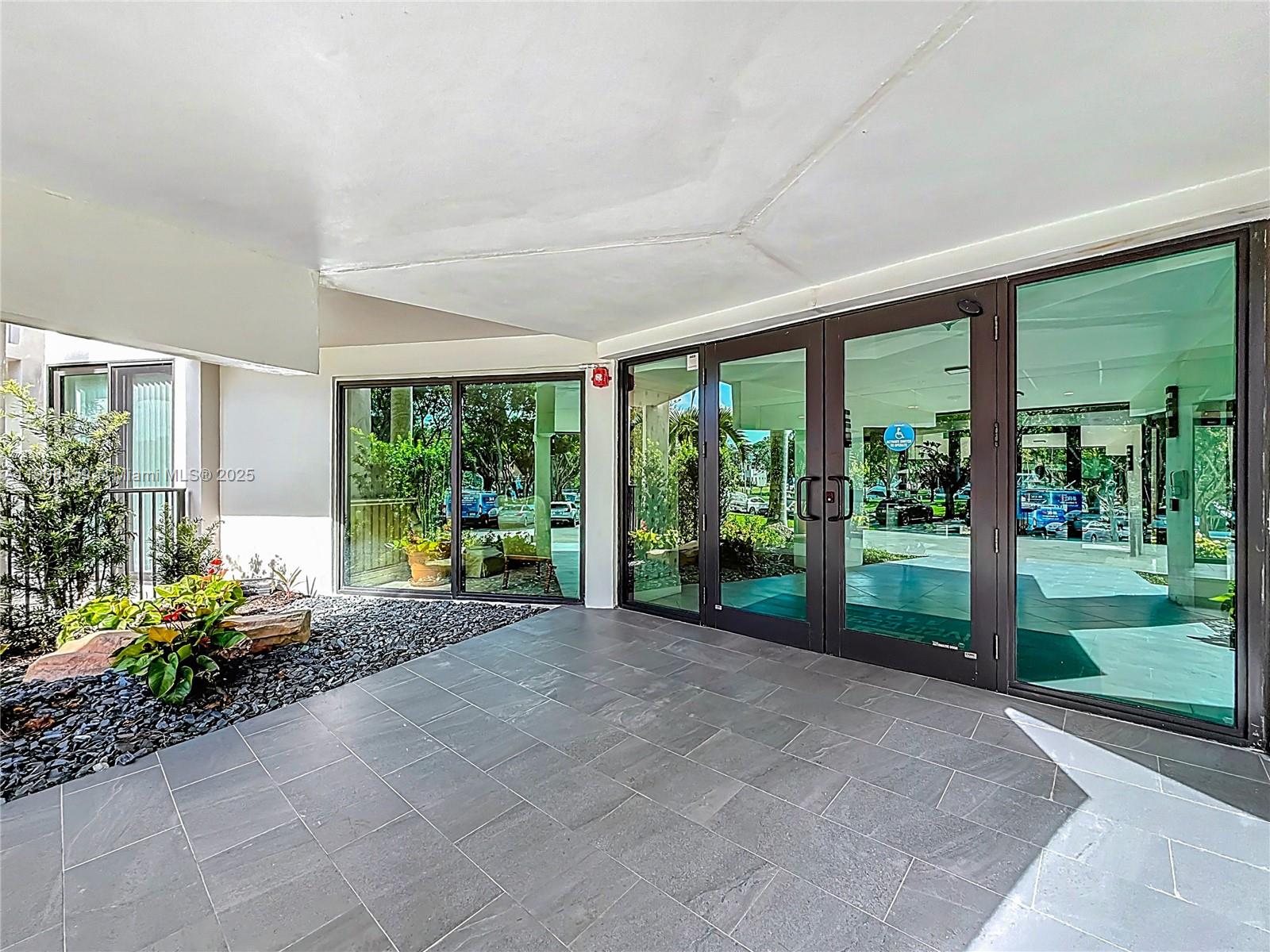 RIVER REACH CONDOMINIUM I - Residential