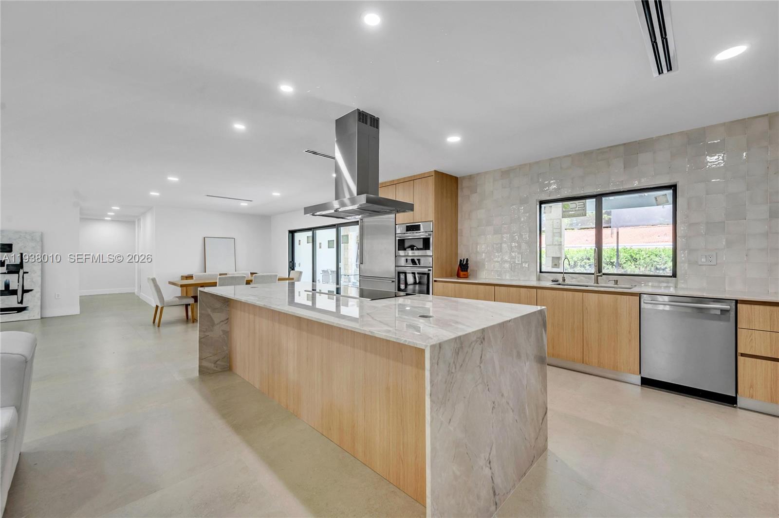 CUTLER BAY ESTATES - Residential