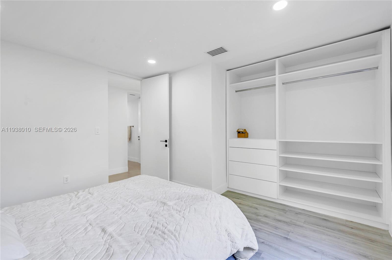 CUTLER BAY ESTATES - Residential