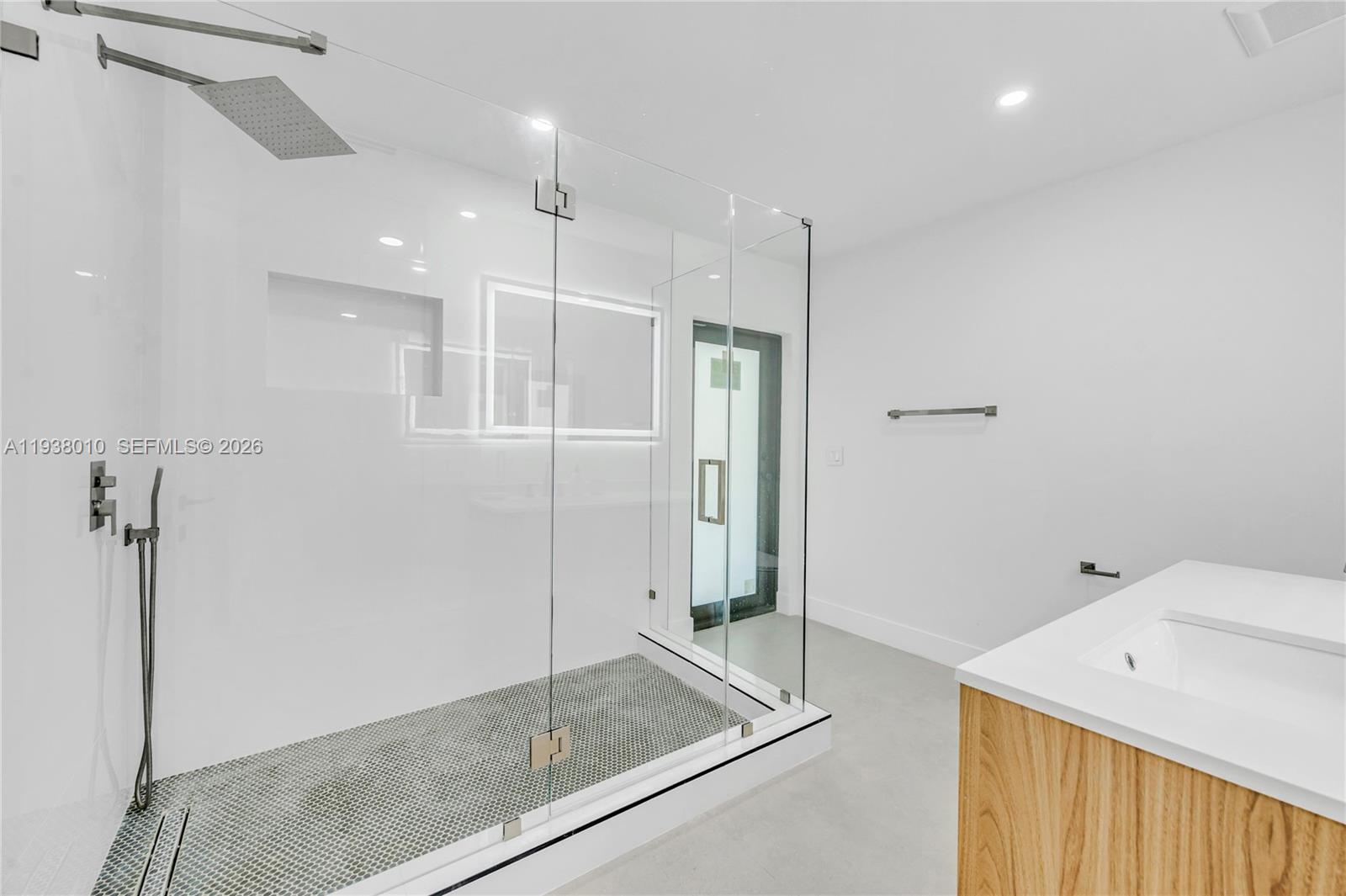 CUTLER BAY ESTATES - Residential