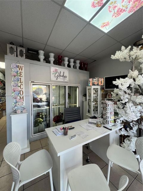 FLOWER SHOP FOR SALE SW 137th Ave Miami FL 33175