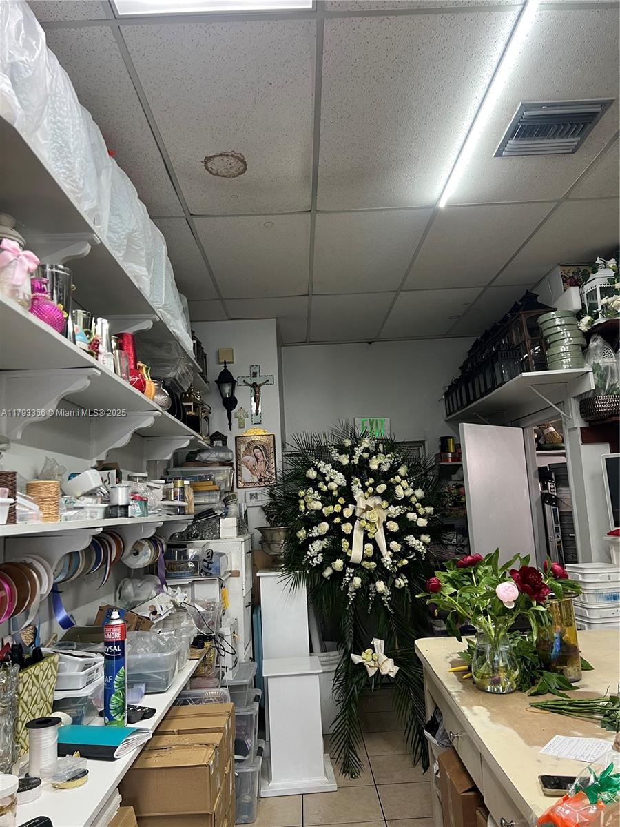 FLOWER SHOP FOR SALE SW 137th Ave