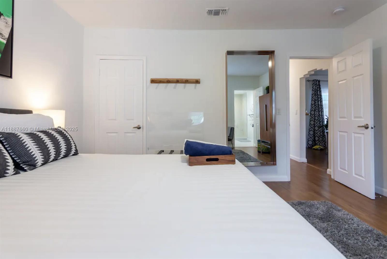 SHADOWLAWN - Residential