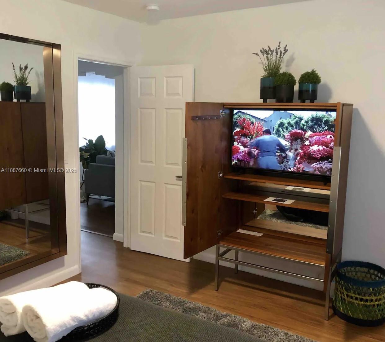 SHADOWLAWN - Residential