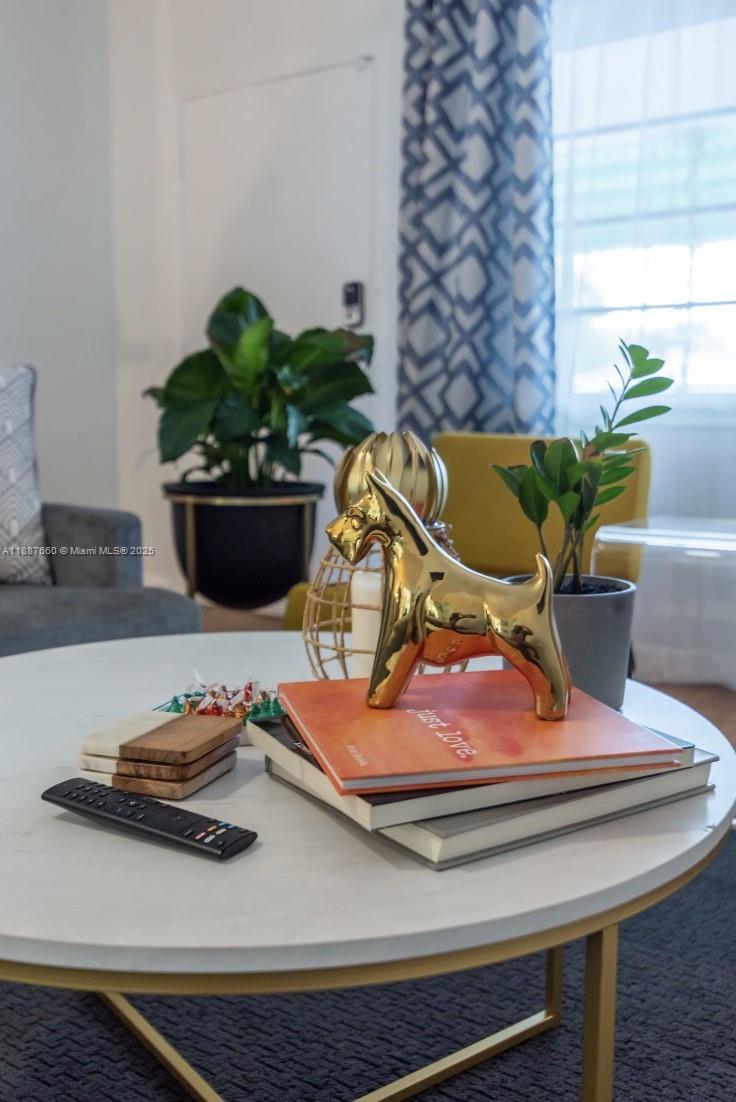 SHADOWLAWN - Residential