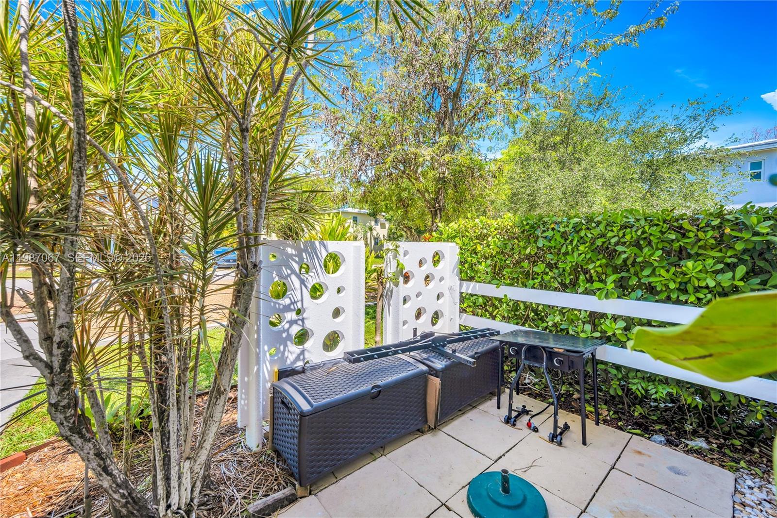 ARBORS CONDO - Residential