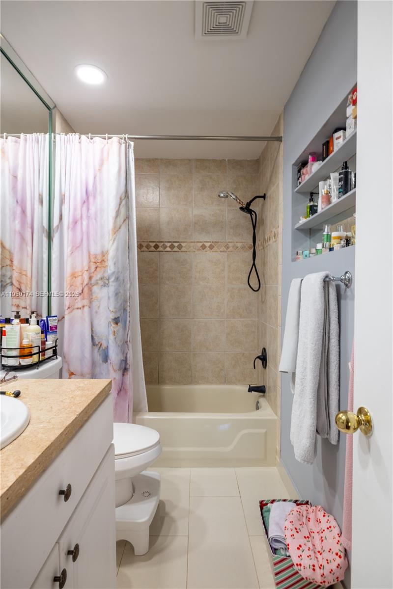 VILLAGER TOWNHOMES - Residential