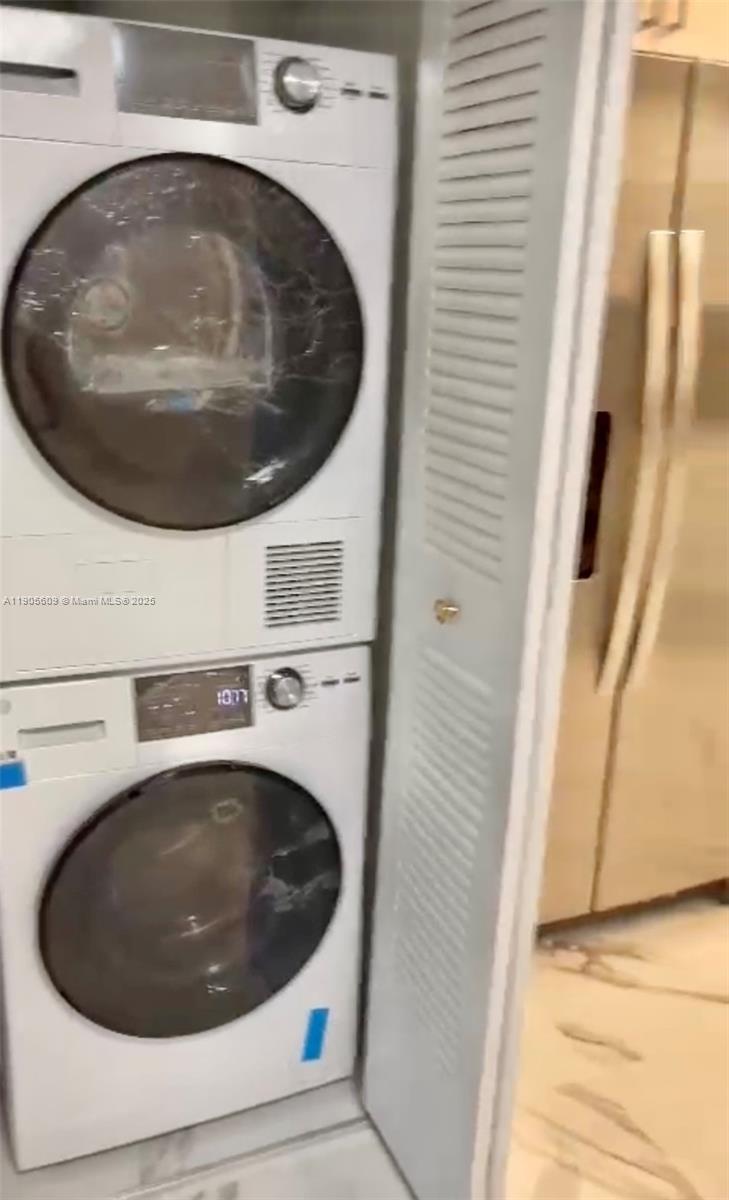 AMD PLAT HALLANDALE PARK - Residential Lease