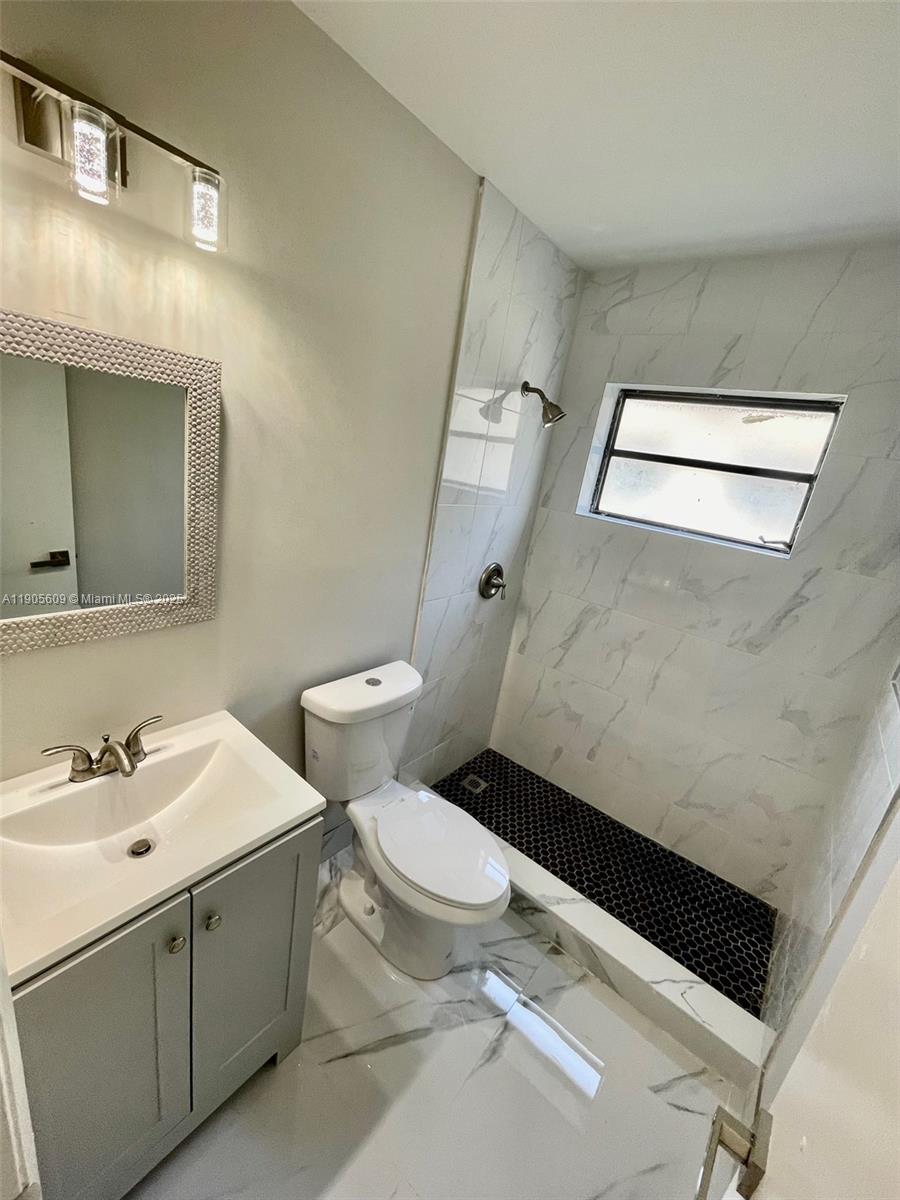 AMD PLAT HALLANDALE PARK - Residential Lease