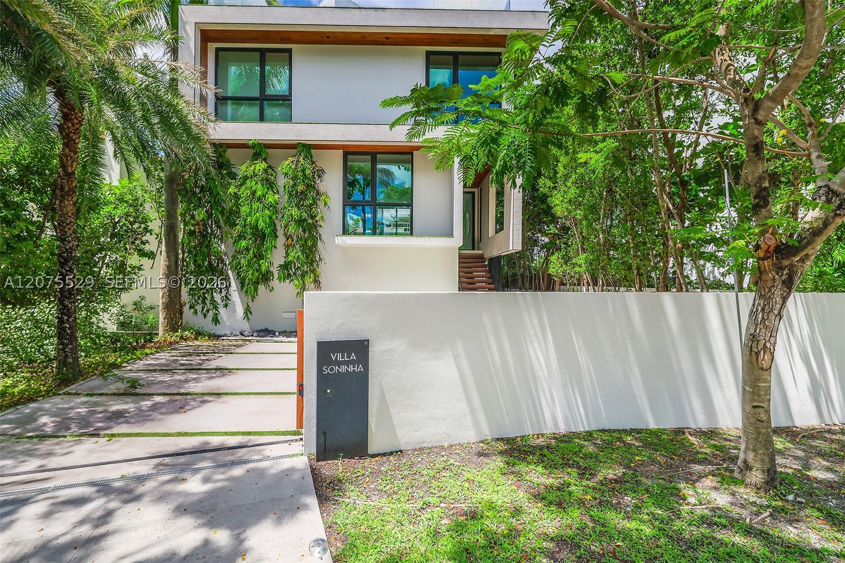 288 Palm Ave - Image 1