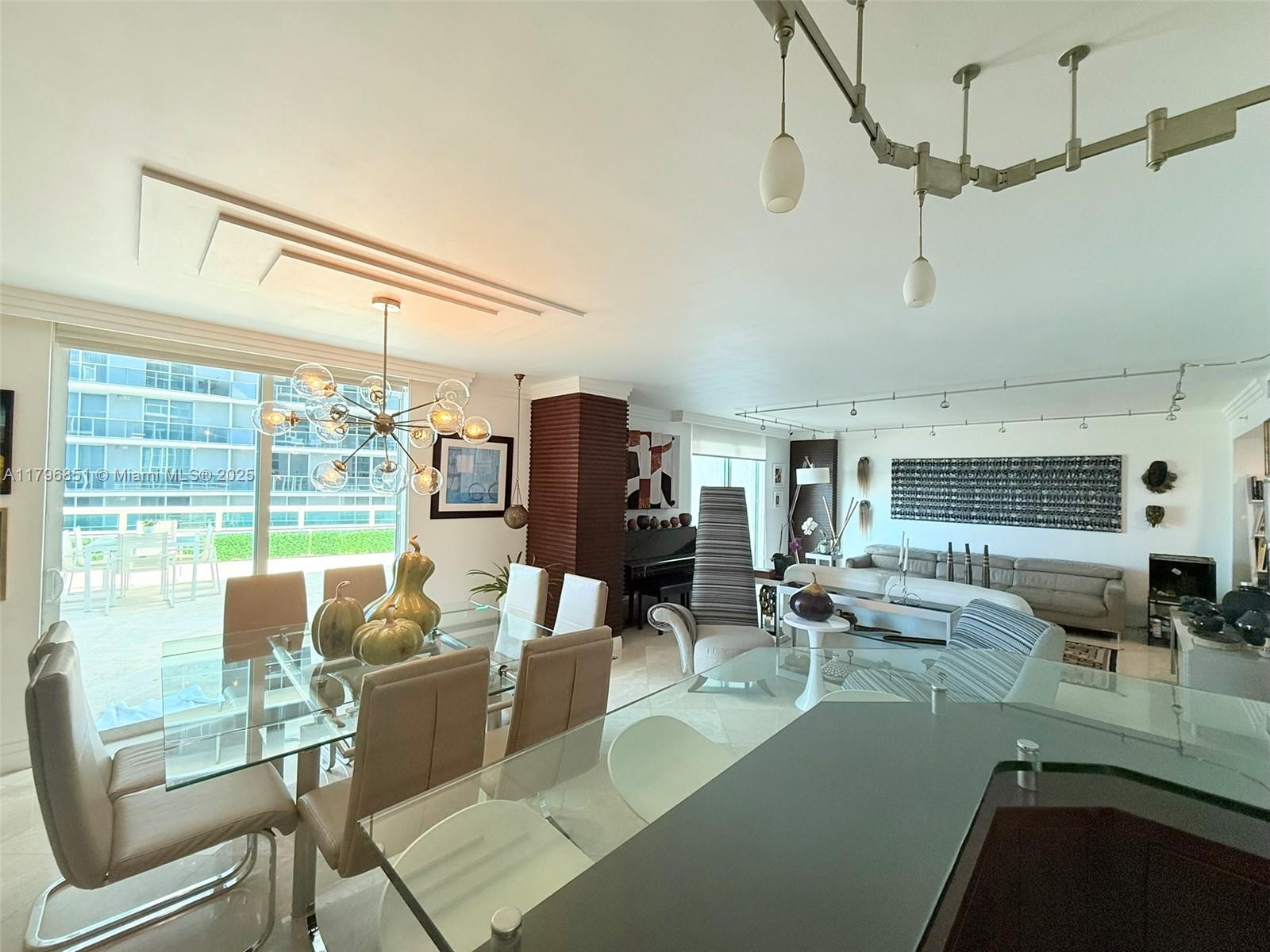1800 N Bayshore Dr 1001