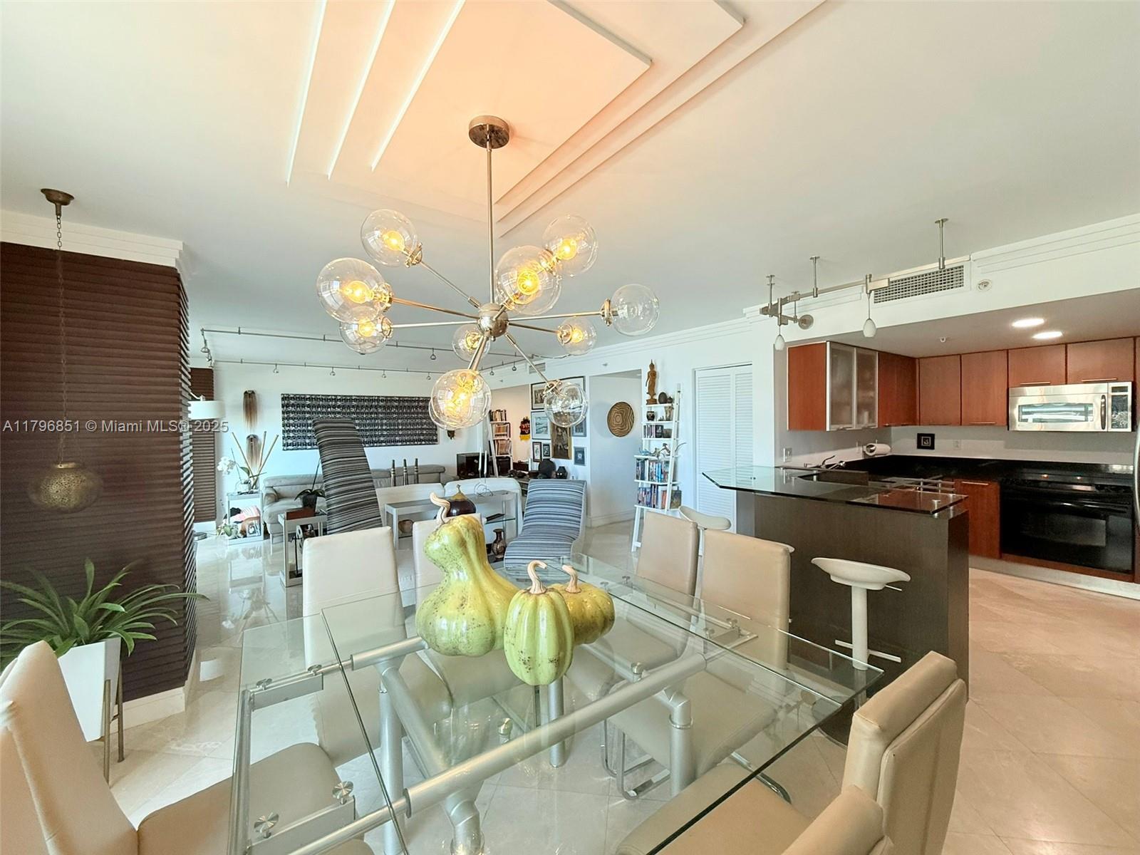 1800 N Bayshore Dr 1001