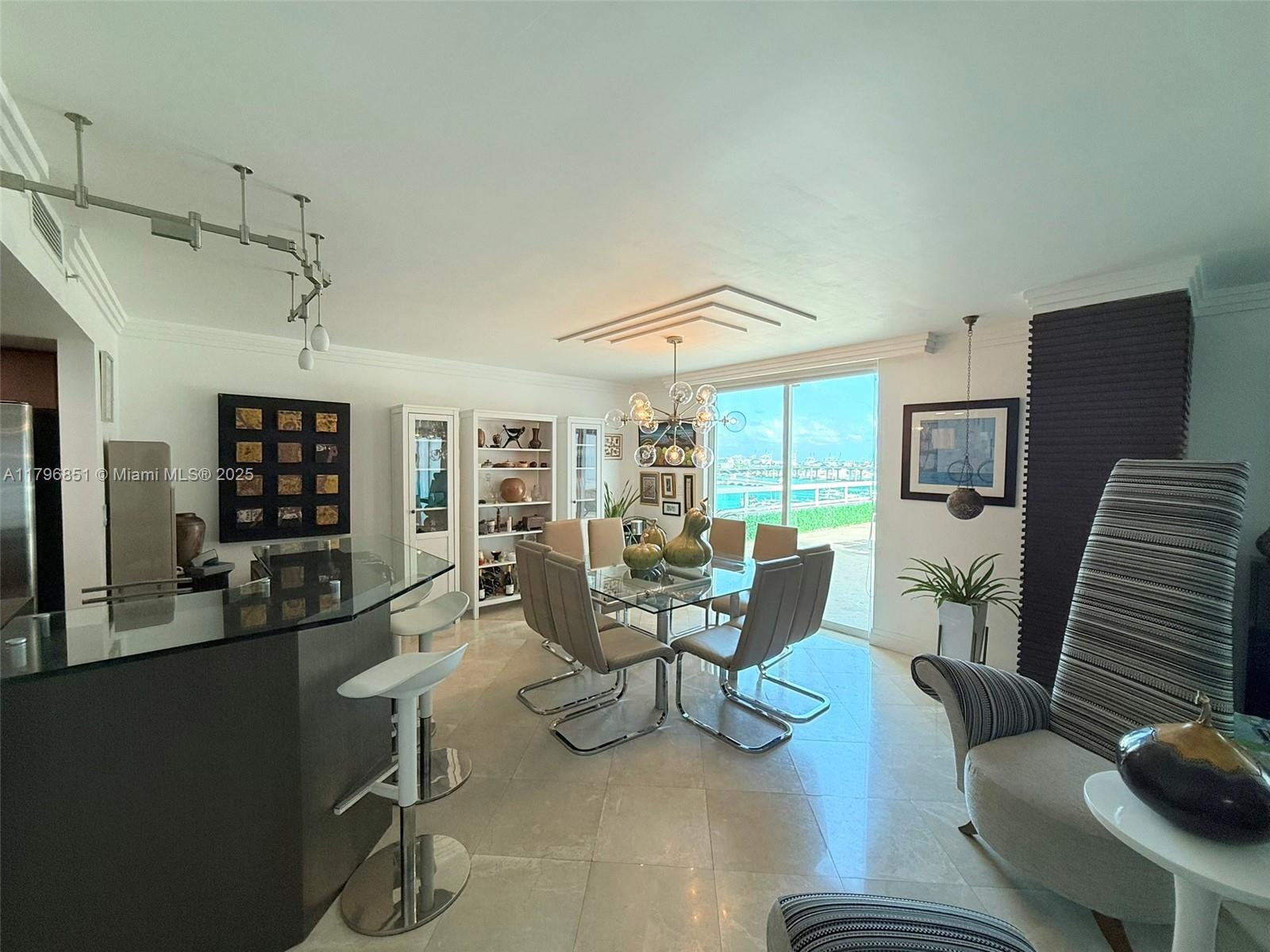1800 N Bayshore Dr 1001