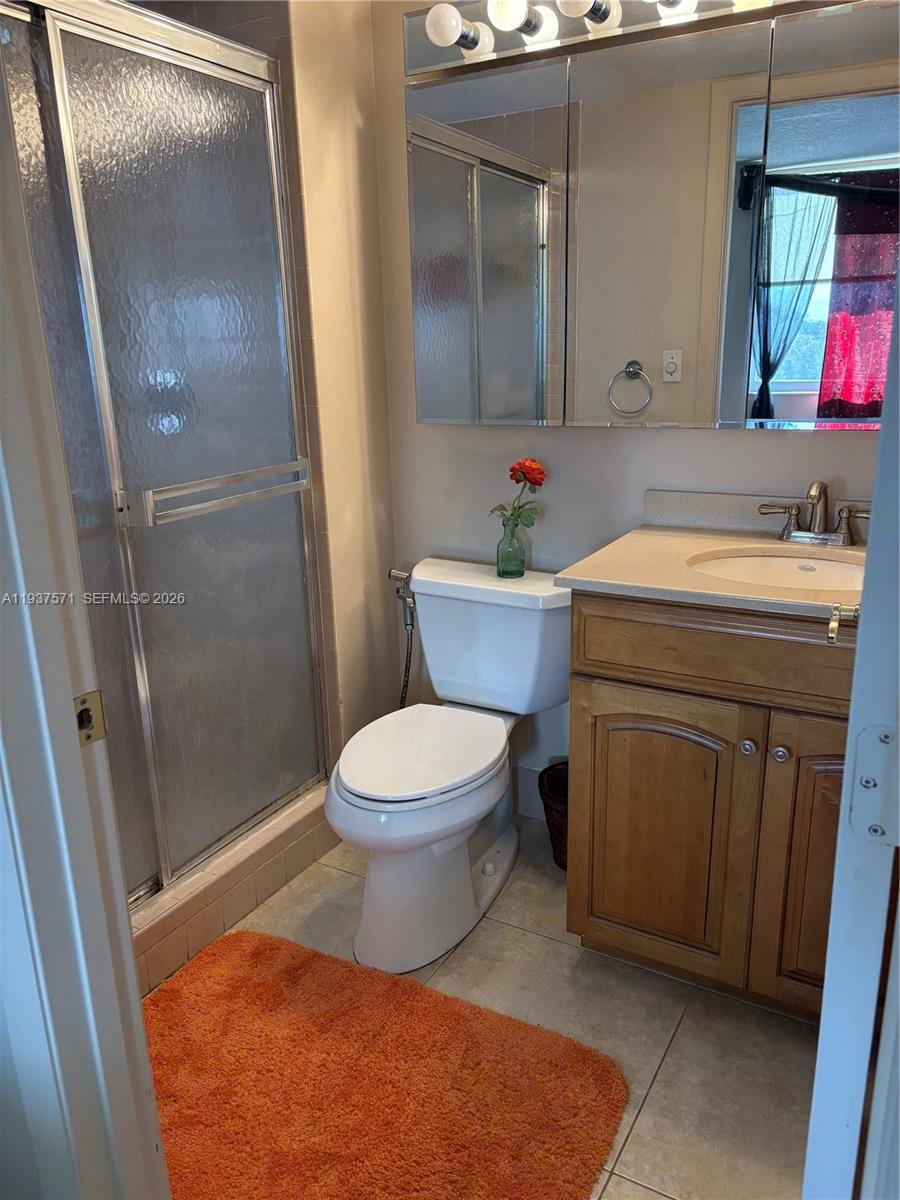 8 OF PALM SPRINGS 2 CONDO - Residential