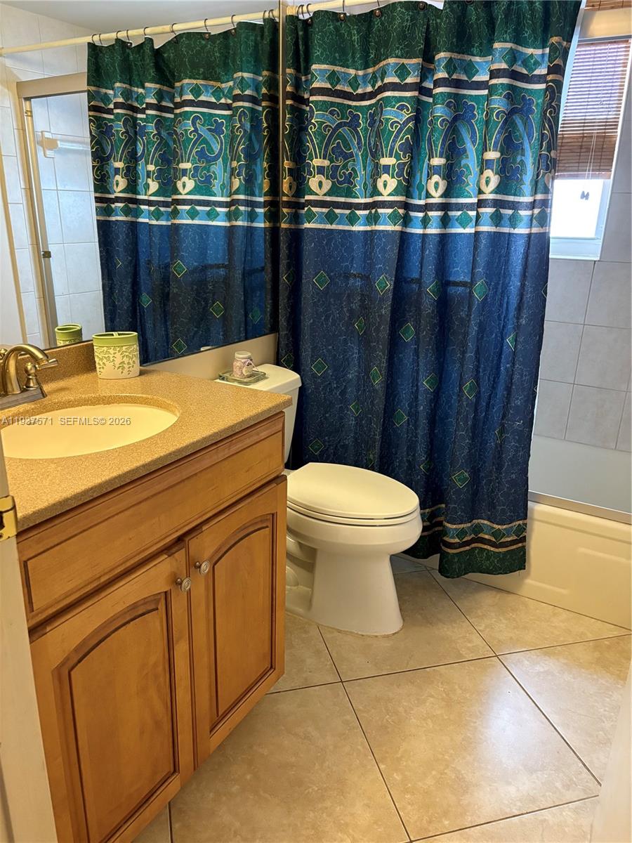 8 OF PALM SPRINGS 2 CONDO - Residential