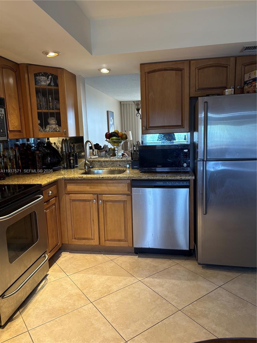 8 OF PALM SPRINGS 2 CONDO - Residential