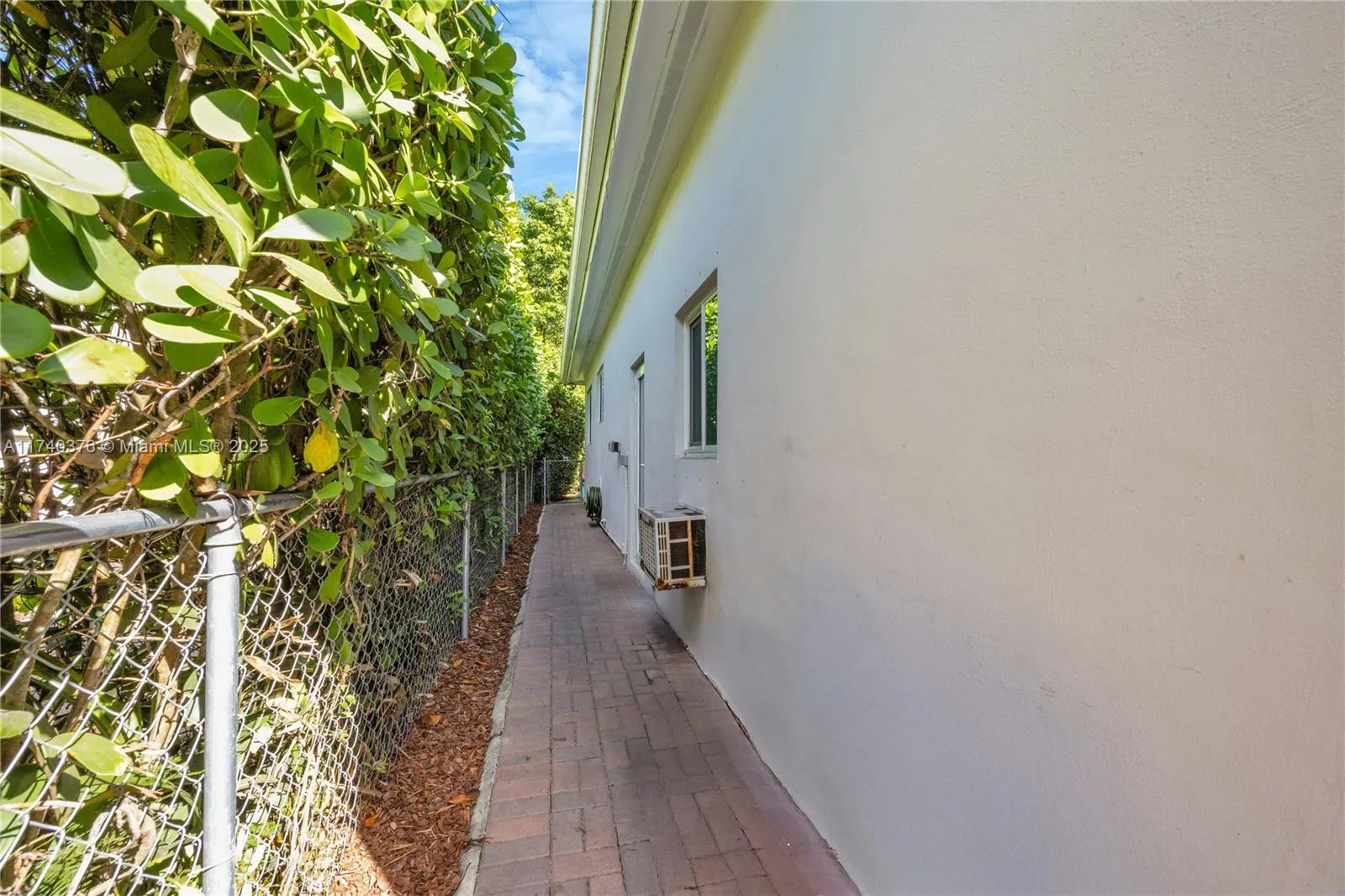 Coral Gables, Florida 33134, United States, 3 Bedrooms Bedrooms, ,2 BathroomsBathrooms,Residential,Active,7607