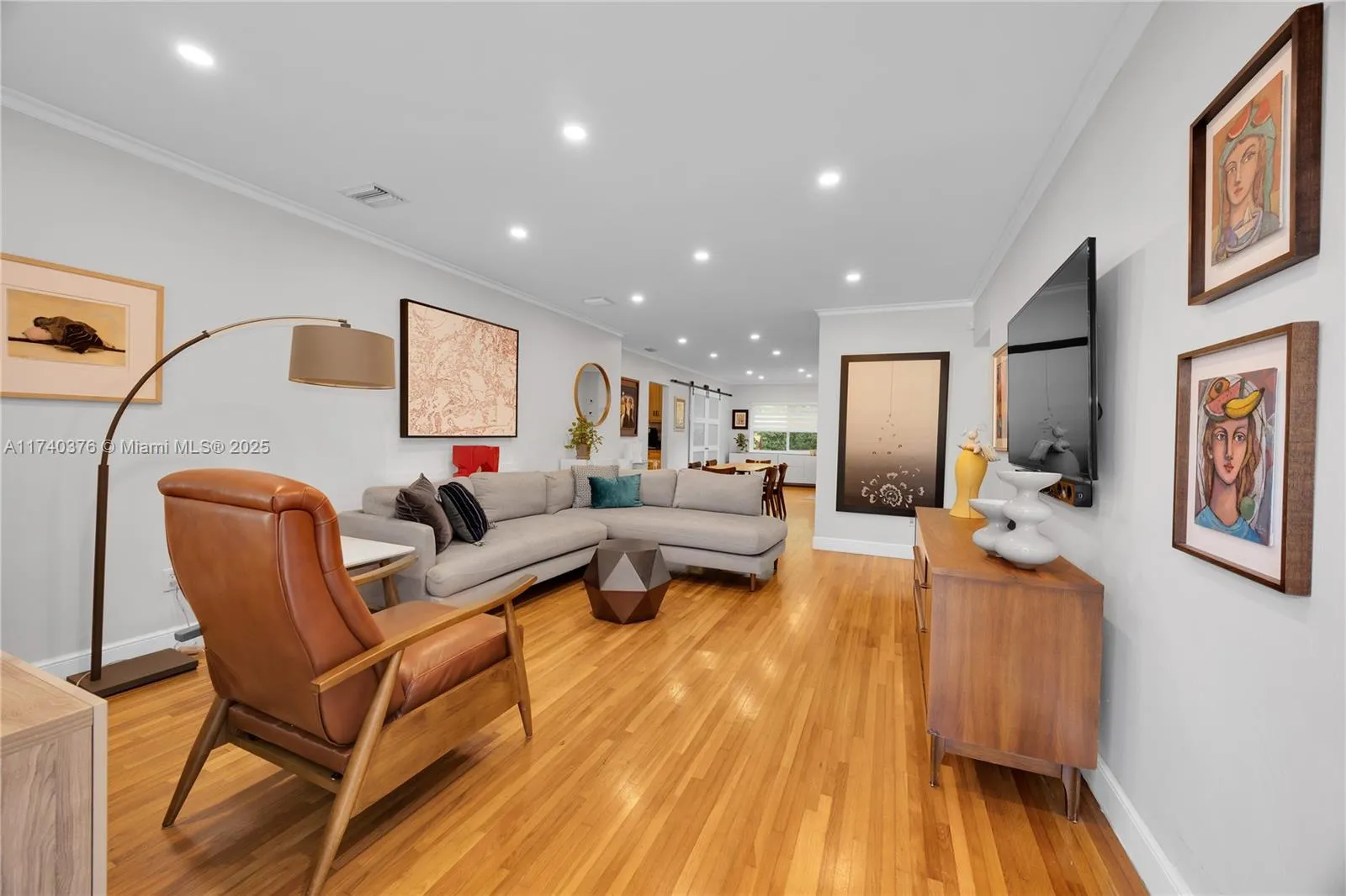 Coral Gables, Florida 33134, United States, 3 Bedrooms Bedrooms, ,2 BathroomsBathrooms,Residential,Active,7607